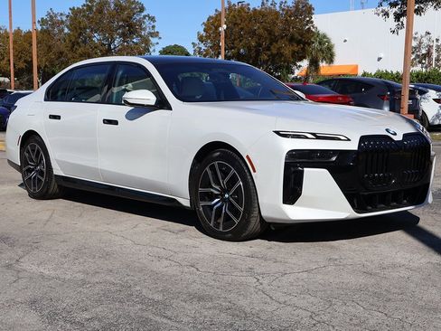 Used 2023 BMW 760i xDrive 760i xDrive image 2