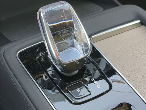 New 2026 Volvo XC90 B6 Plus w/ Protection Package Premier image 30