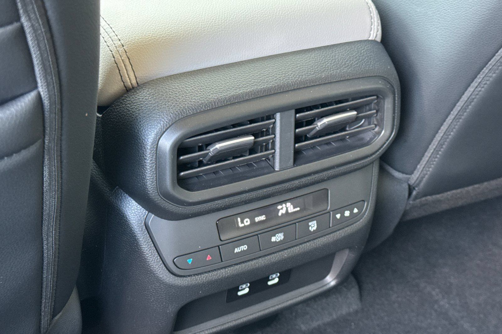 New 2026 Honda Pilot Touring image 14