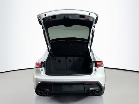 Certified 2026 Porsche Macan image 36