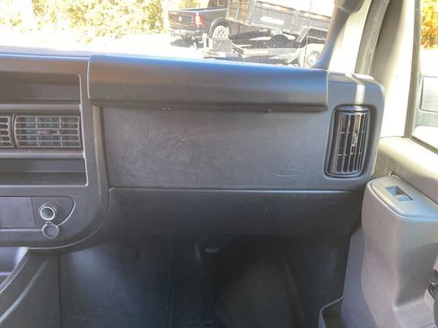 Used 2024 GMC Savana 2500 w/ Driver Convenience Package image 21