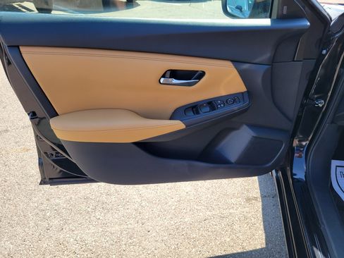 Used 2023 Nissan Sentra SV w/ SV Premium Package FWD image 18