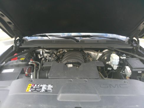 Used 2018 GMC Yukon SLT image 44