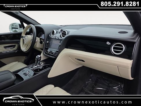 Used 2017 Bentley Bentayga image 15