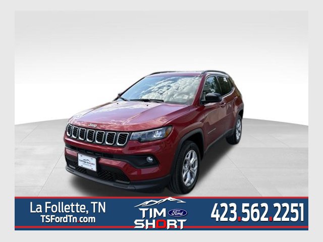 Used 2025 Jeep Compass Latitude AWD/4WD image 1