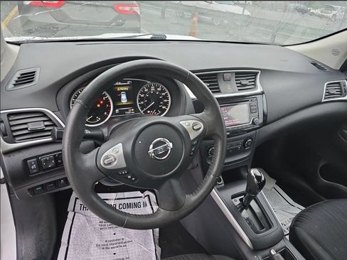 Used 2017 Nissan Sentra SV image 6
