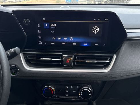 Used 2025 Chevrolet TrailBlazer LT image 16