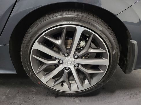 Used 2024 Honda Civic Touring image 10