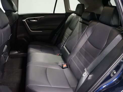 Used 2023 Toyota RAV4 XLE Premium image 28