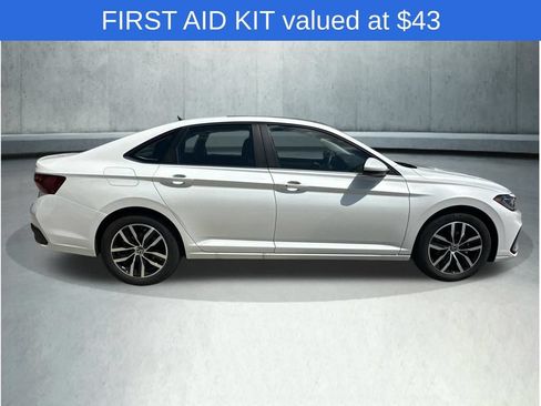 Used 2026 Volkswagen Jetta SE FWD image 8