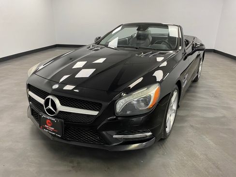 Used 2014 Mercedes-Benz SL 550 image 2