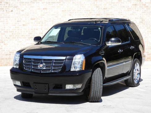 Used 2013 Cadillac Escalade Luxury image 15