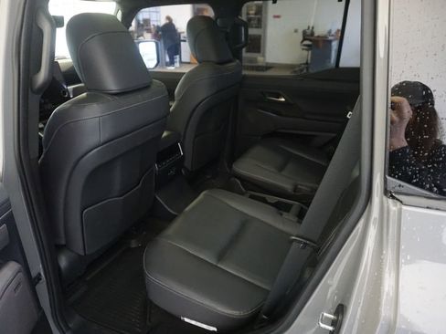 Used 2024 Lexus GX 550 w/ Cold Area Package AWD/4WD image 24