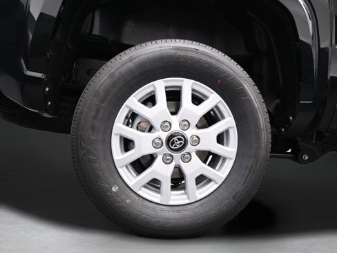 Used 2025 Toyota Tacoma SR5 RWD image 36