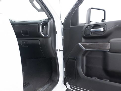 Used 2021 Chevrolet Silverado 2500 LTZ image 32