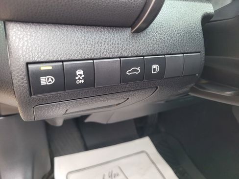 Used 2018 Toyota Camry XSE image 25