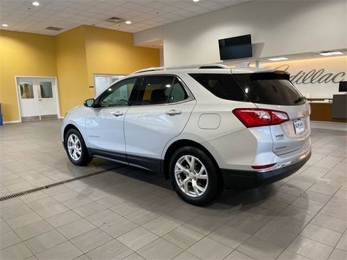 Used 2019 Chevrolet Equinox Premier image 3