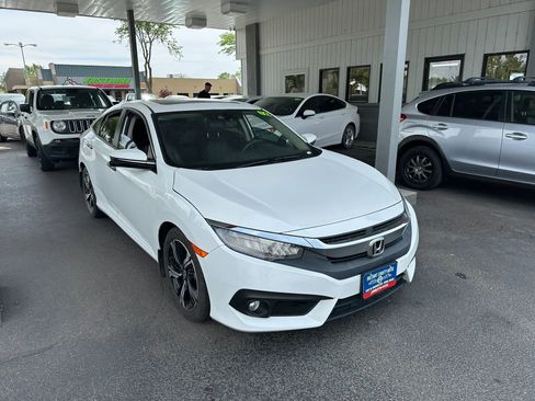 Used 2016 Honda Civic Touring image 9