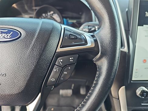 Used 2024 Ford Edge SEL image 17