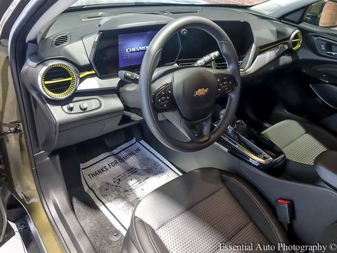 Used 2024 Chevrolet Trax LT image 14