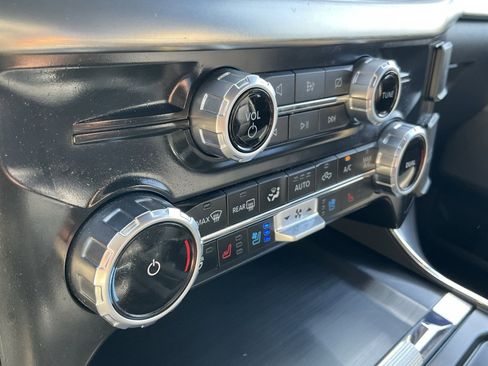 Used 2023 Ford F150 Lariat w/ Equipment Group 502A High image 22