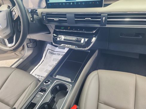 New 2025 Lincoln Corsair Reserve w/ Equipment Group 202A image 25