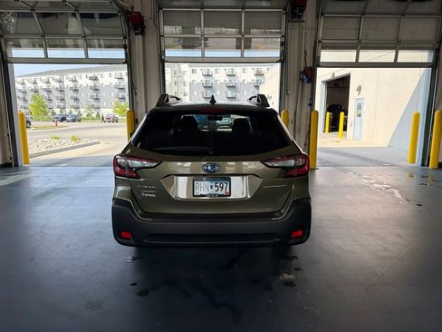 Used 2025 Subaru Outback Premium w/ Popular Package #1A AWD/4WD image 7