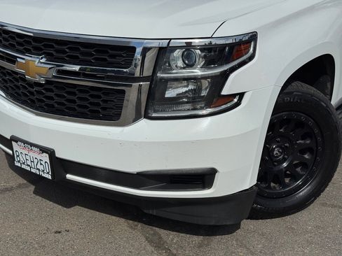 Used 2019 Chevrolet Suburban LT image 3