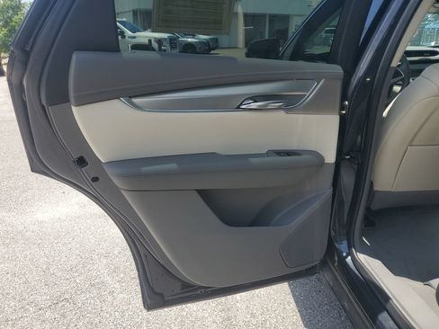 Used 2021 Cadillac XT5 Premium Luxury FWD image 15