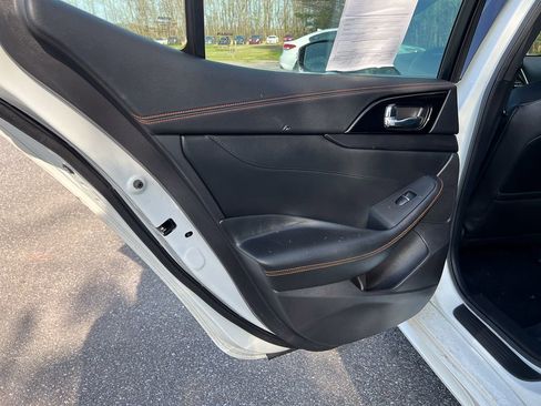 Used 2022 Nissan Maxima SR w/ Sport Mat Group FWD image 25