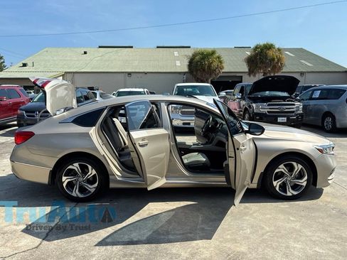 Used 2019 Honda Accord EX image 10