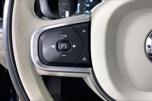 Used 2018 Volvo XC60 T5 Momentum AWD/4WD image 5