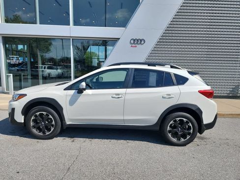 Used 2021 Subaru Crosstrek 2.0i Premium w/ Moonroof Package AWD/4WD image 2
