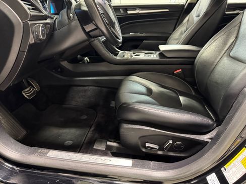 Used 2017 Ford Fusion Titanium image 19
