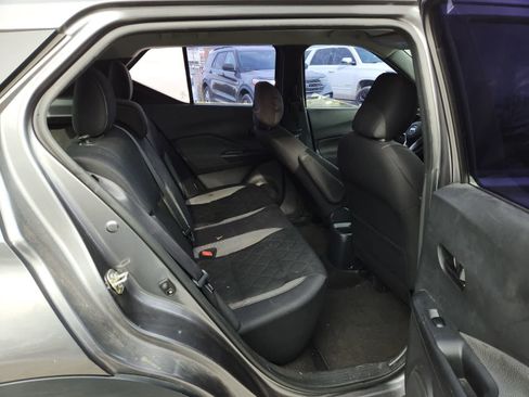 Used 2020 Nissan Kicks S image 23