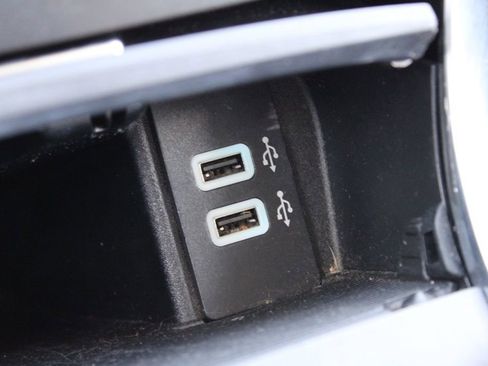 Used 2018 Ford Edge Titanium image 39