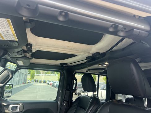 Used 2019 Jeep Wrangler Unlimited Sahara AWD/4WD image 20