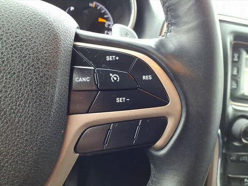 Used 2017 Jeep Grand Cherokee Laredo w/ Quick Order Package 23E image 17