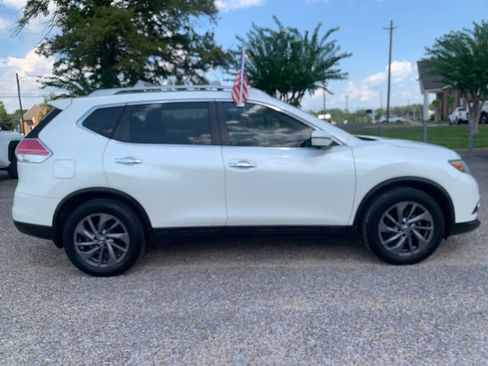 Used 2016 Nissan Rogue SL w/ SL Premium Package FWD image 2