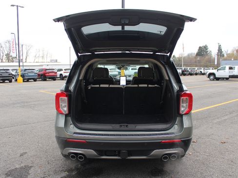 Used 2020 Ford Explorer Platinum w/ Premium Technology Package image 30