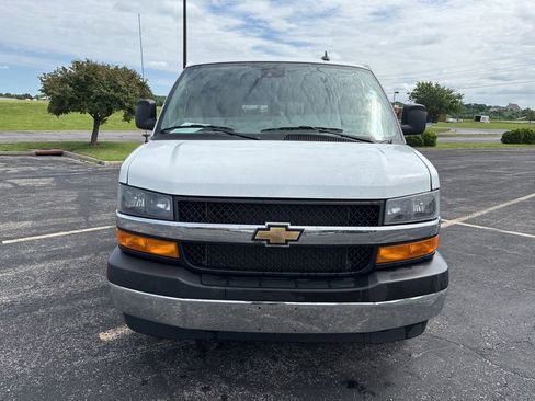 Used 2025 Chevrolet Express 3500 LT w/ LT Preferred Equipment Group RWD image 2
