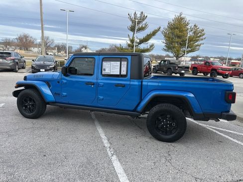 Used 2021 Jeep Gladiator Willys image 21