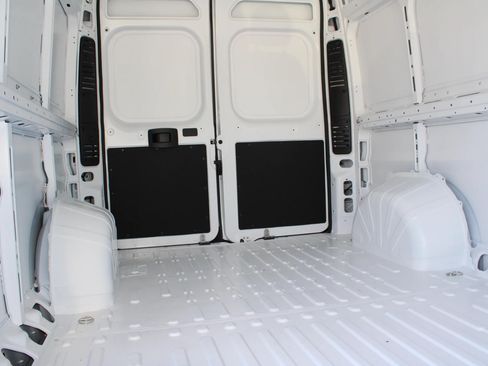 New 2025 RAM ProMaster 2500 w/ Convenience Group FWD image 46