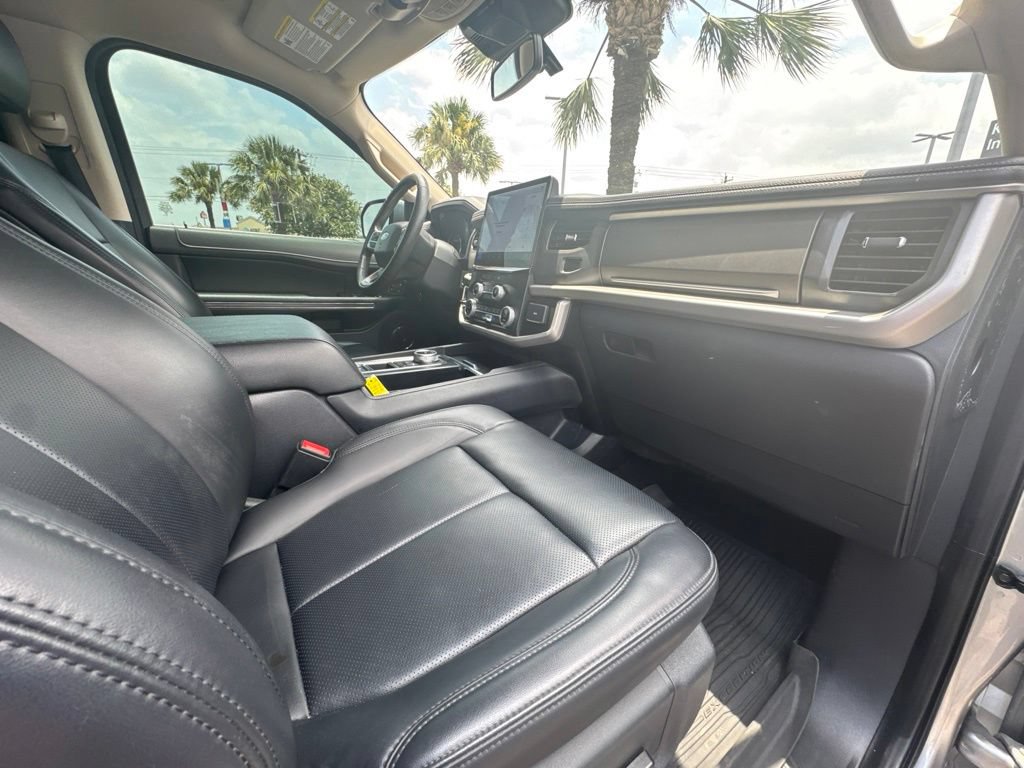 Used 2023 Ford Expedition XLT RWD image 24