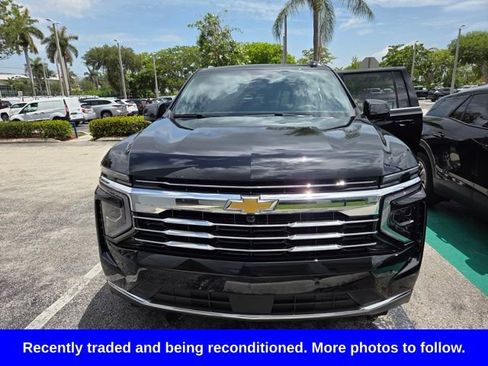 Used 2026 Chevrolet Suburban LT RWD image 2
