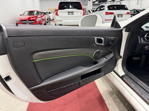 Used 2014 Mercedes-Benz SLK 250 image 16