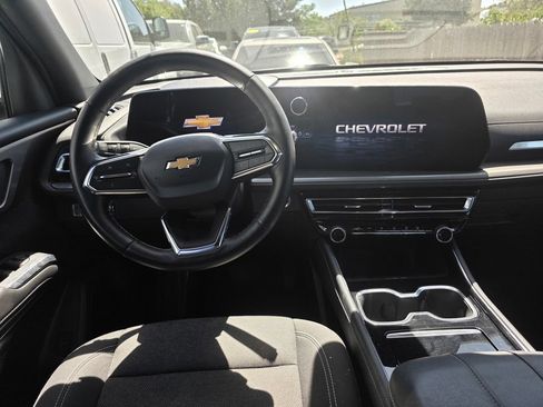 Used 2024 Chevrolet Traverse LT AWD/4WD image 7
