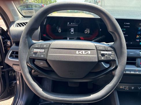 Used 2025 Kia K4 FWD image 28
