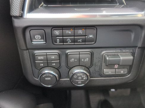 Used 2025 Chevrolet Tahoe RST w/ Comfort Package AWD/4WD image 22