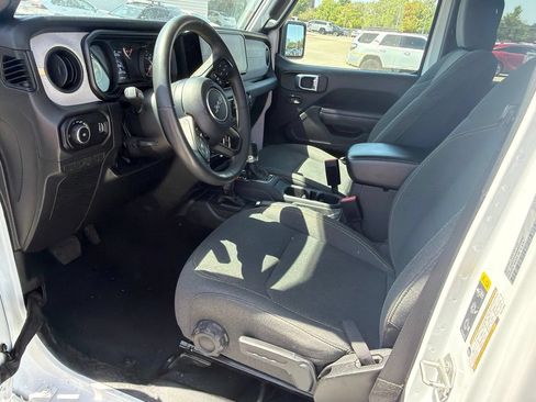 Used 2024 Jeep Wrangler Unlimited Sport AWD/4WD image 7